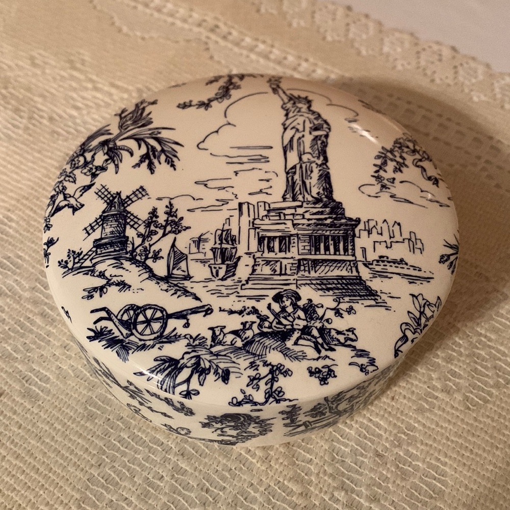 Toile New York Dish